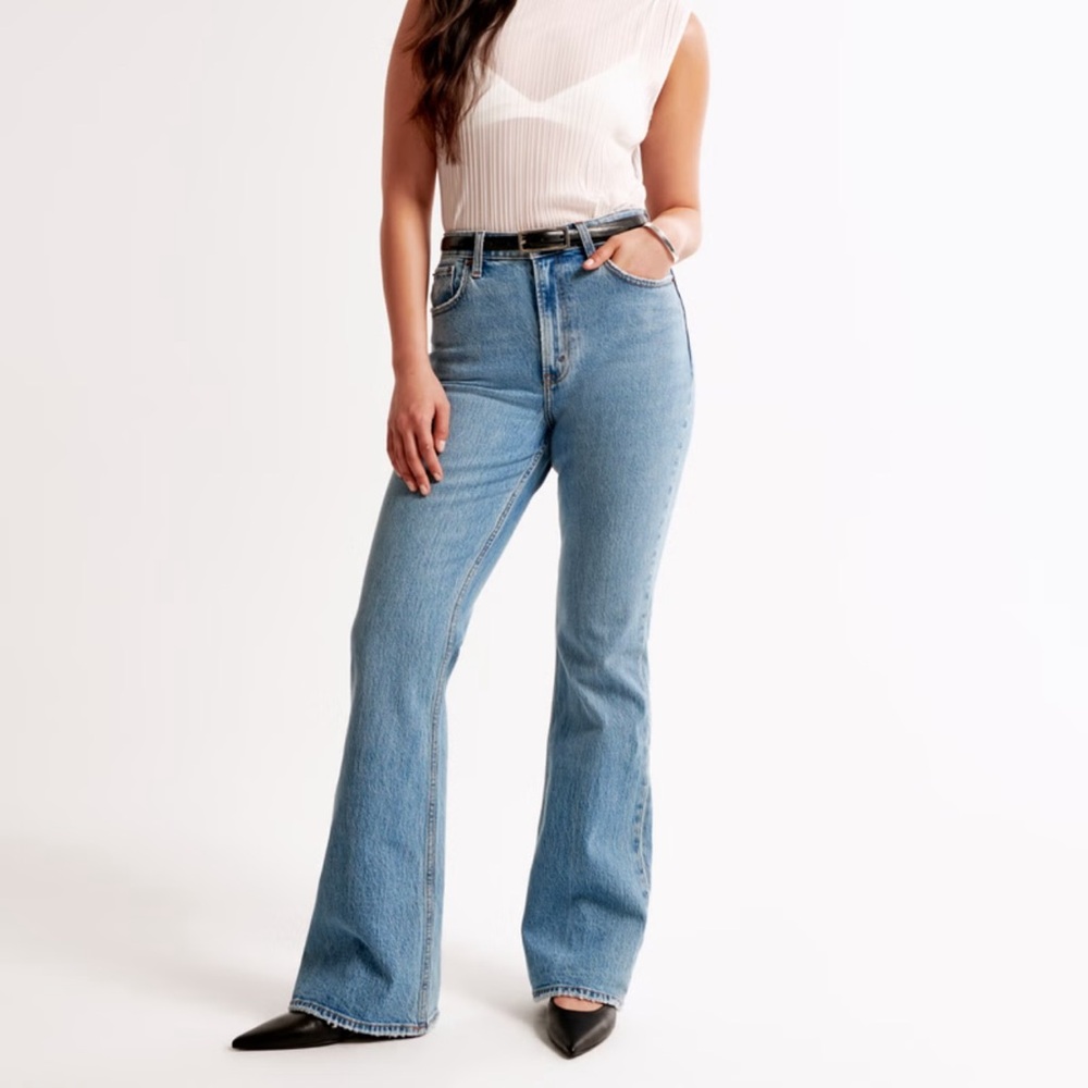Abercrombie & Fitch The Flare Ultra High Rise Jeans